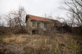 Casa con potencial a las afueras de un maravilloso pueblo cerca de Ruse