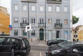 4 Bed Character Apartment For Renovation | Al License Available