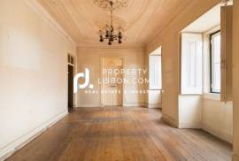 4 Bed Character Apartment For Renovation | Al License Available
