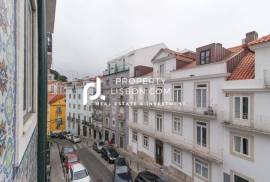 4 Bed Character Apartment For Renovation | Al License Available