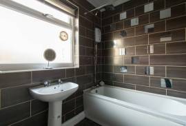 4 bedroom, Detached bungalow for sale