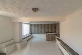 4 bedroom, Detached bungalow for sale
