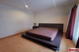 Three Storey Three Bedroom Townhouse for Sale in a Quiet Sukhumvit 39.