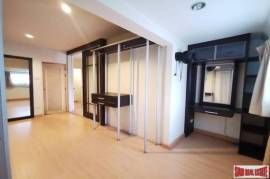 Three Storey Three Bedroom Townhouse for Sale in a Quiet Sukhumvit 39.