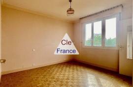 Apartment with Lovely Open View