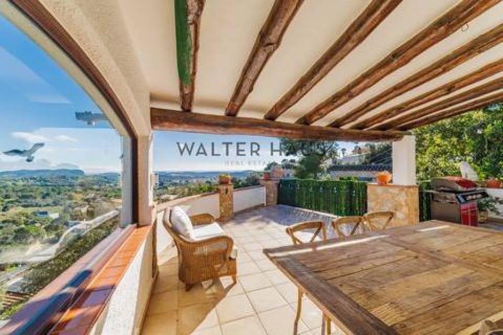 Villa for sale with sea views and pool in Vall-Llobrega, Girona