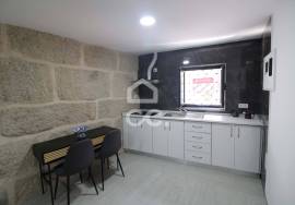 Fully refurbished 0 bedroom apartment in the historic city center
