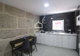 Fully refurbished 0 bedroom apartment in the historic city center