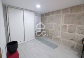 Fully refurbished 0 bedroom apartment in the historic city center
