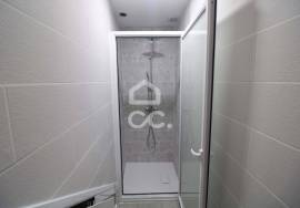 Fully refurbished 0 bedroom apartment in the historic city center