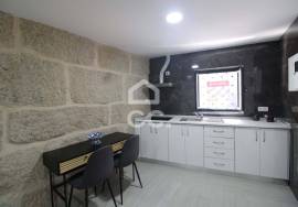 Fully refurbished 0 bedroom apartment in the historic city center