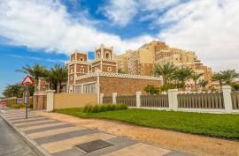 Luxury 3 Bed Apartment For Sale in Palm Beach Tower 2