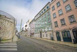 110sqm T2 Renovated And Furnished Perfect Lisbon Investment Property