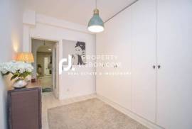 110sqm T2 Renovated And Furnished Perfect Lisbon Investment Property