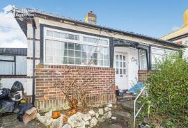 3 bedroom, Bungalow for sale