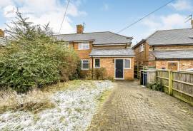 3 bedroom, Semi-detached house for sale