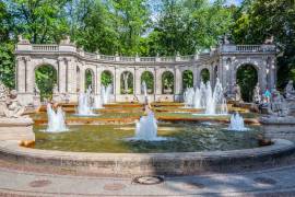 Upscale 3-room penthouse directly at Volkspark Friedrichshain