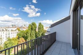 Ready to Move-In: Upper Class Penthouse for Sale by Kurfurstendamm