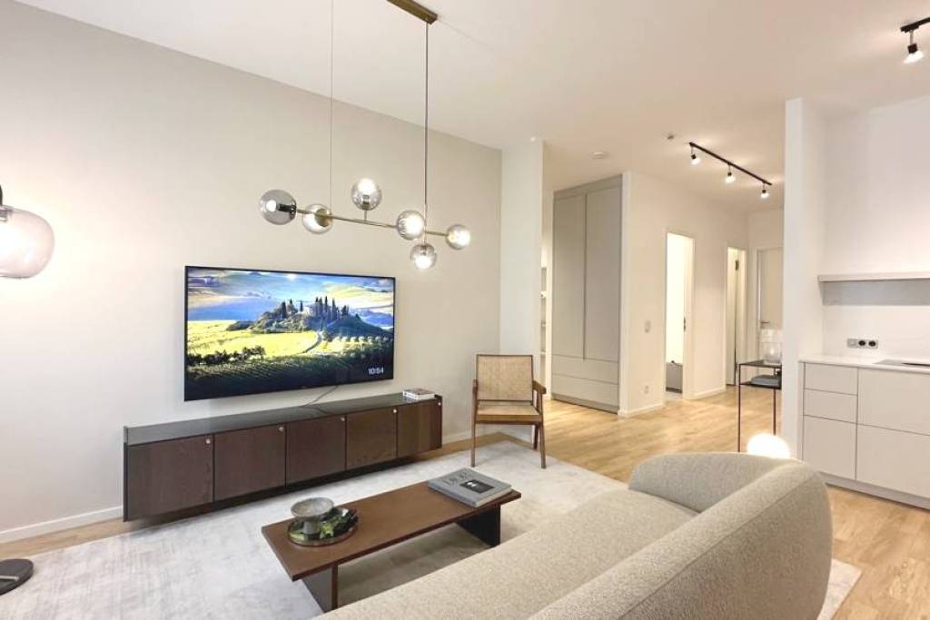 Brand-new 2/3-room apartment with garden right by Winterfeldtplatz