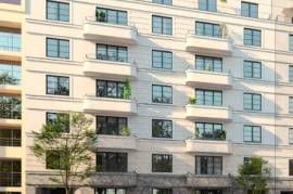 Brand-new upscale 4-room apartment with spacious balcony in best area of Schoneberg