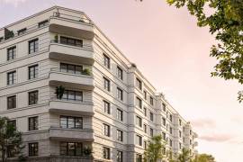 Brand-new upscale 4-room apartment with spacious balcony in best area of Schoneberg