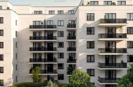 Upscale new 3-room apartment with terrace at Winterfeldtplatz in Schoneberg for sale