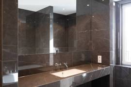 Prestigious 4-room family home with 3 balconies next to Kurfurstendamm & SavignyPlatz