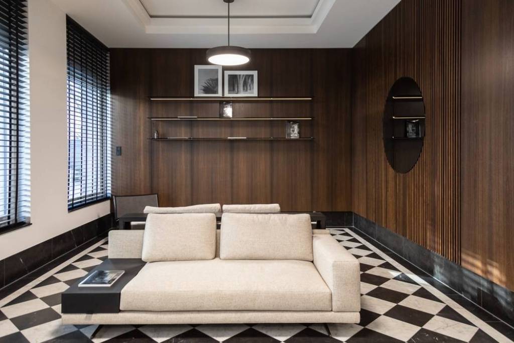 Prestigious 4-room family home with 3 balconies next to Kurfurstendamm & SavignyPlatz