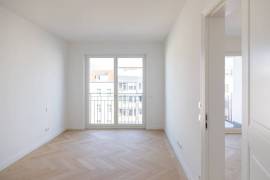 Prestigious 4-room family home with 3 balconies next to Kurfurstendamm & SavignyPlatz