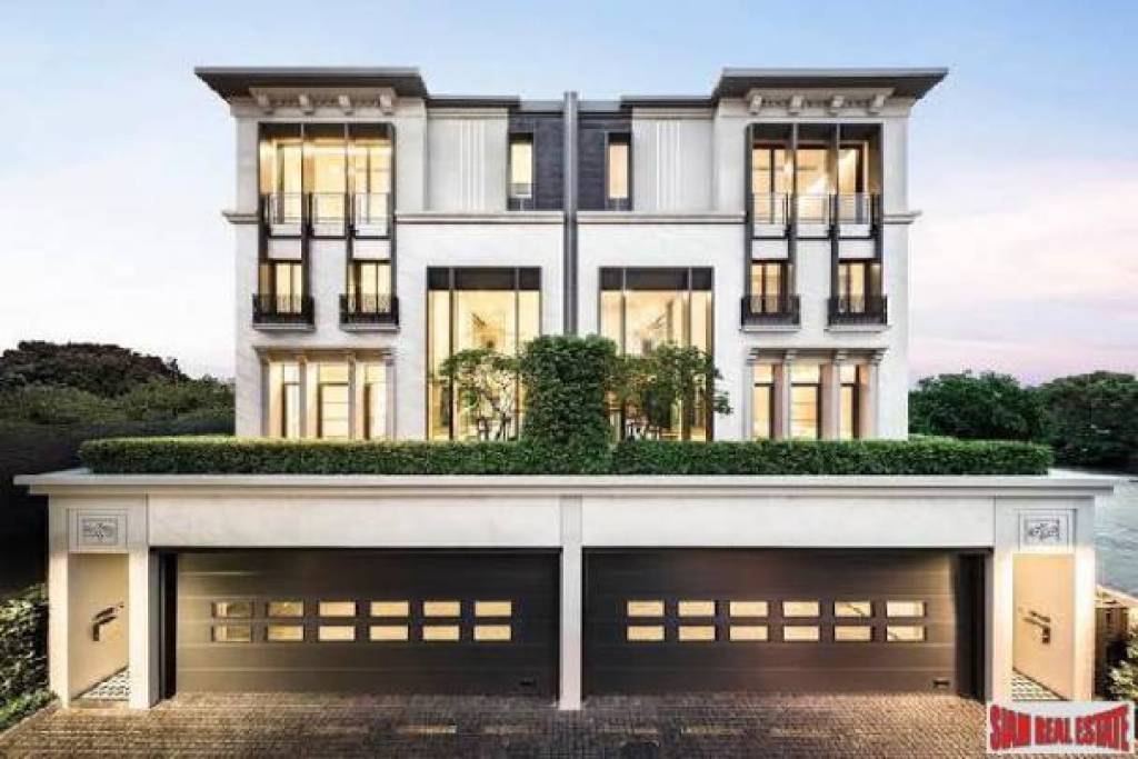 Malton Private Residence Sukhumvit 31 - Luxurious 4 Bedrooms, and 2 Bathrooms Unit with Abundant Natural Light in Phrom Phong