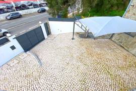 Moradia T3 em Alcabideche com Piscina e Espaço Exterior