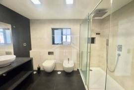 Moradia T3 em Alcabideche com Piscina e Espaço Exterior