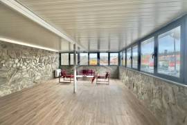 Moradia T3 em Alcabideche com Piscina e Espaço Exterior