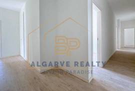 New 4 bedroom apartment with generous areas, balconies and barbecue