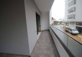 New 4 bedroom apartment with generous areas, balconies and barbecue