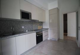 New 4 bedroom apartment with generous areas, balconies and barbecue