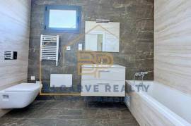 New 4 bedroom apartment with generous areas, balconies and barbecue