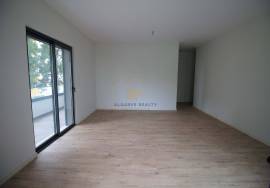 New 4 bedroom apartment with generous areas, balconies and barbecue