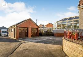 4 bedroom, Detached bungalow for sale