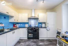 2 bedroom, Terraced House for sale