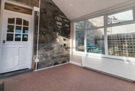 2 bedroom, Terraced House for sale