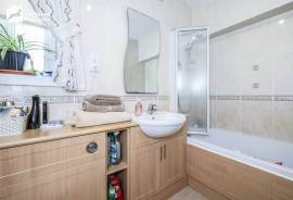 2 bedroom, Terraced House for sale