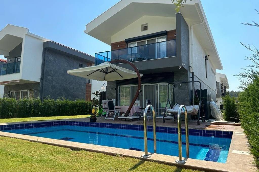 Luxury 4 Bed Villa For sale in Kusadasi