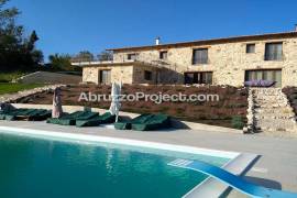 Luxury 5 Bed Villa For Sale in Torricella Peligna Chieti Abruzzo Italy
