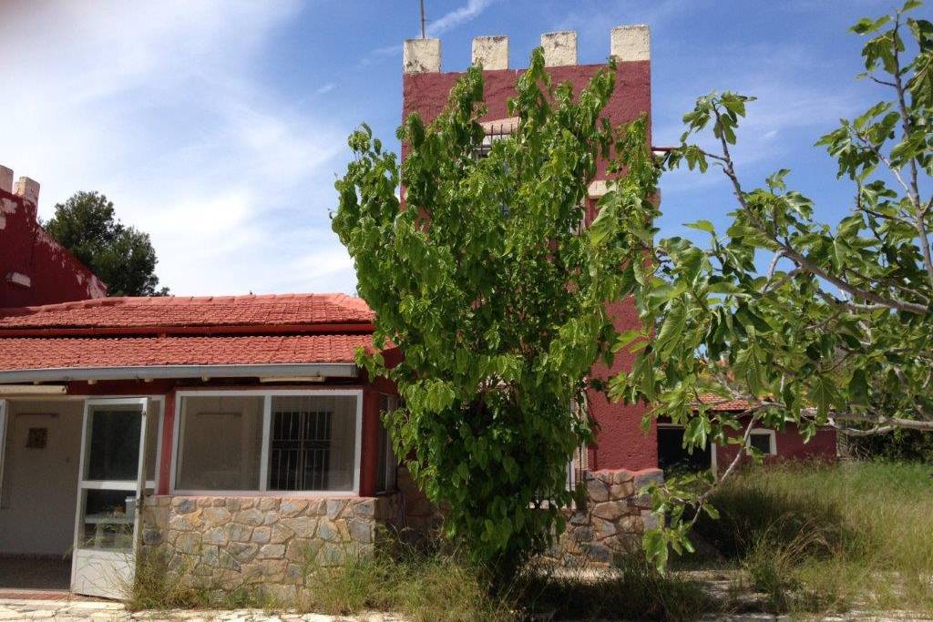 Superb 5 Bed Finca For Sale In Sax Alicante