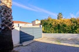 Single Storey Villa Offering 122 M2 Living Space With 4 Bedrooms On An Enclosed Plot Of 600 M2 With Terraces, Pool And Views Single Storey Villa Offering 122 M2 Living Space With 4 Bedrooms On An Enclosed Plot Of 600 M2 With Terraces, Pool And Views