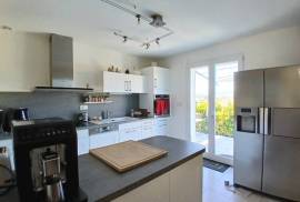 Single Storey Villa Offering 122 M2 Living Space With 4 Bedrooms On An Enclosed Plot Of 600 M2 With Terraces, Pool And Views Single Storey Villa Offering 122 M2 Living Space With 4 Bedrooms On An Enclosed Plot Of 600 M2 With Terraces, Pool And Views