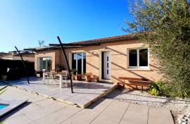 Single Storey Villa Offering 122 M2 Living Space With 4 Bedrooms On An Enclosed Plot Of 600 M2 With Terraces, Pool And Views Single Storey Villa Offering 122 M2 Living Space With 4 Bedrooms On An Enclosed Plot Of 600 M2 With Terraces, Pool And Views