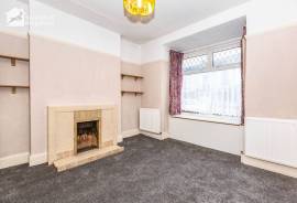 3 bedroom, Semi-detached house for sale