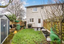 2 bedroom, Semi-detached house for sale